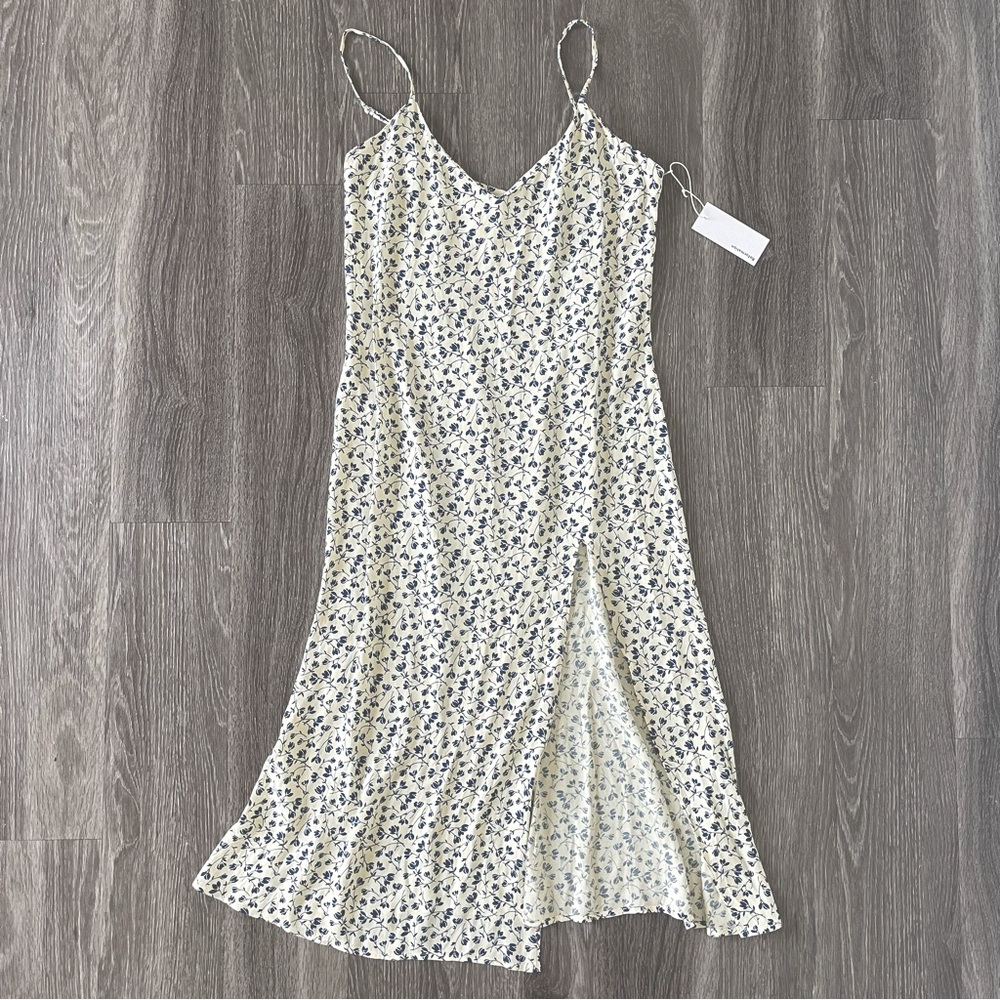 Reformation Crimini dress - color Mykonos. NWT size 8